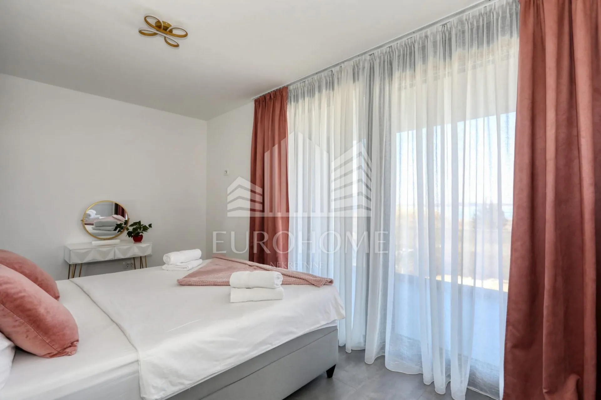 potpuno opremljena vila, privlaka (464 m2) - slika 35