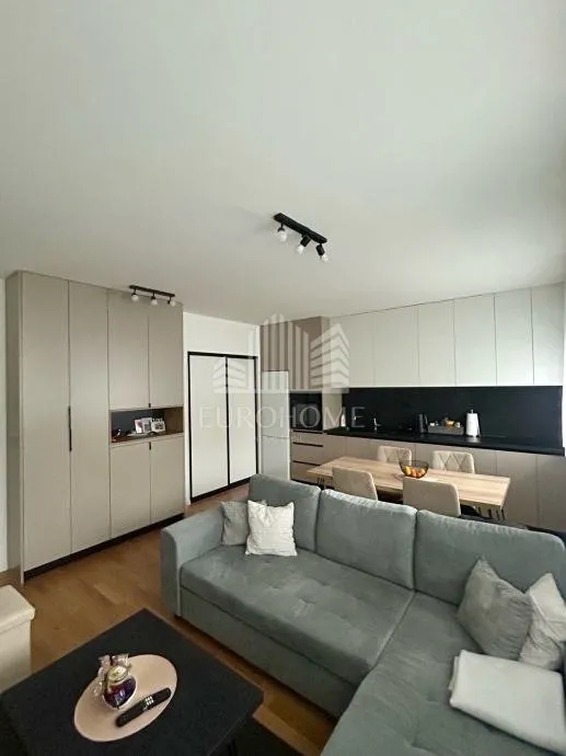 Moderan, Potpuno Namješten Stan U Novogradnji - Sesvete, Zagreb