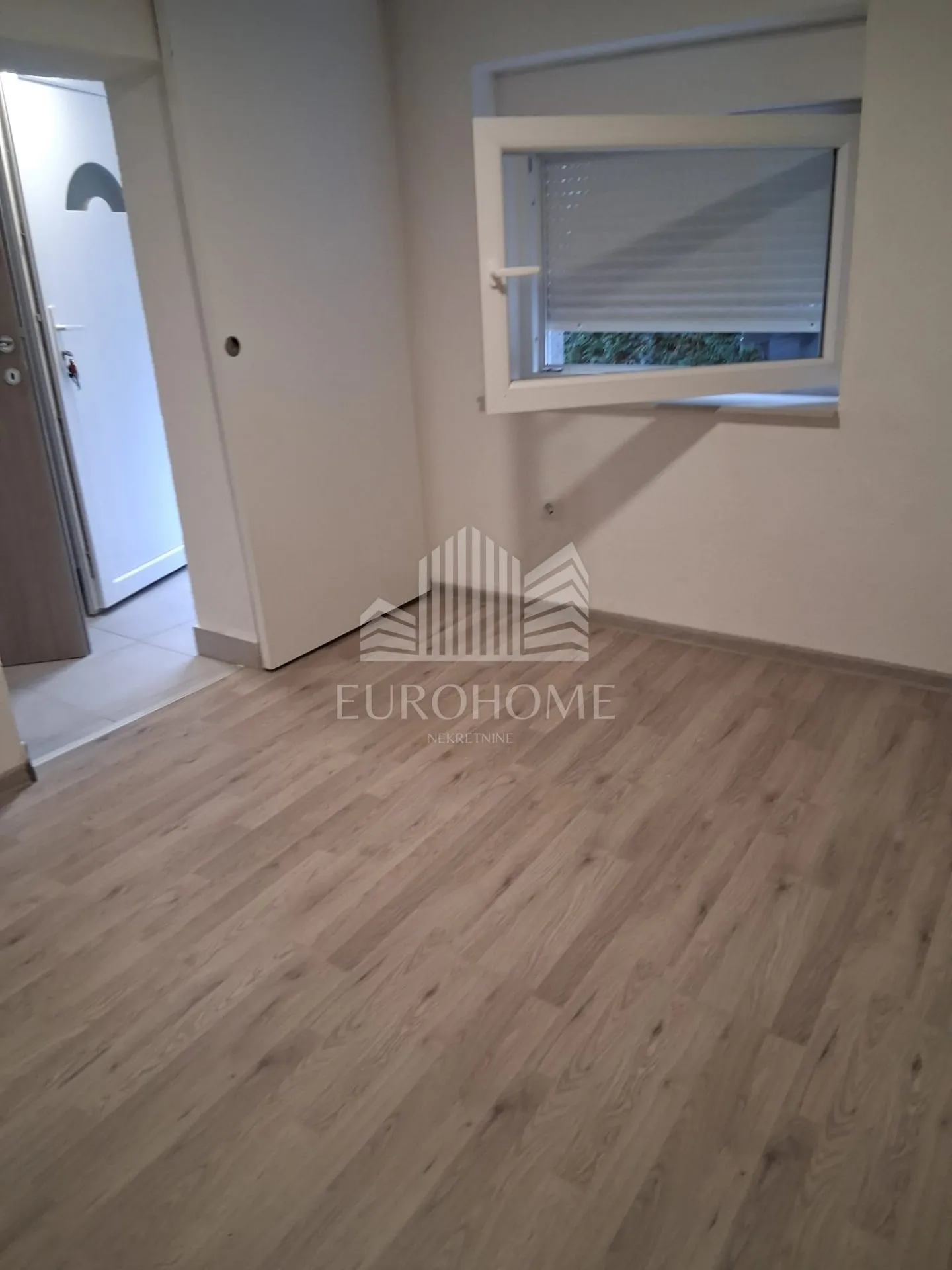 kuća 150m2, tri stana, kustošija - slika 4