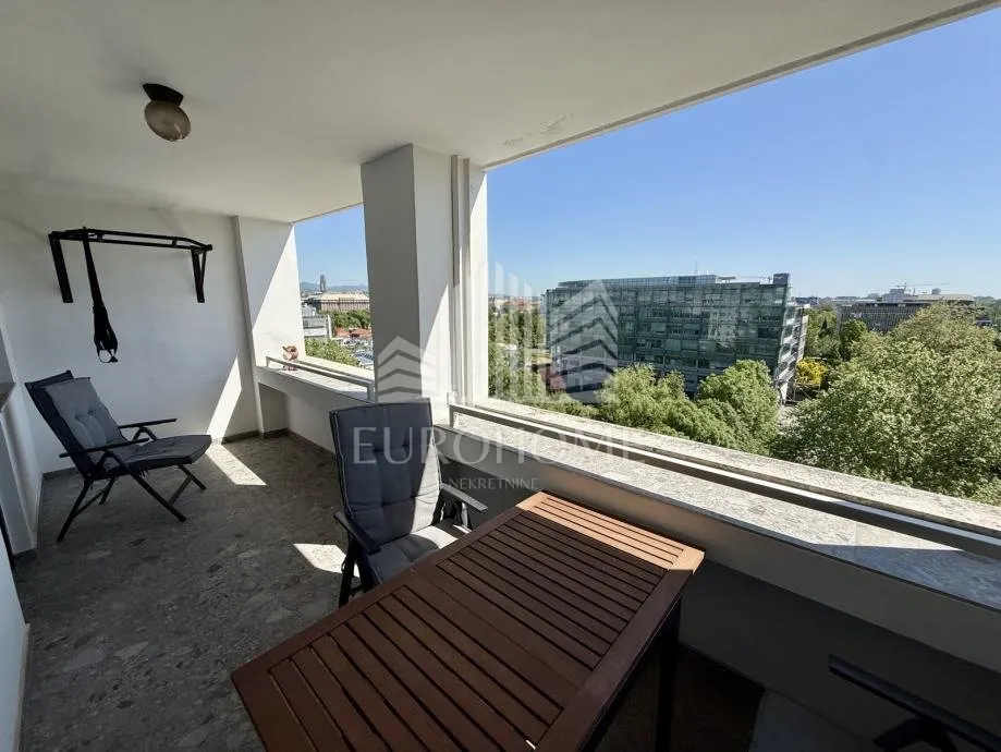 martinovka - adaptiran dvoetažni 4-s stan, 128.5 m², 2 lođe - slika 9