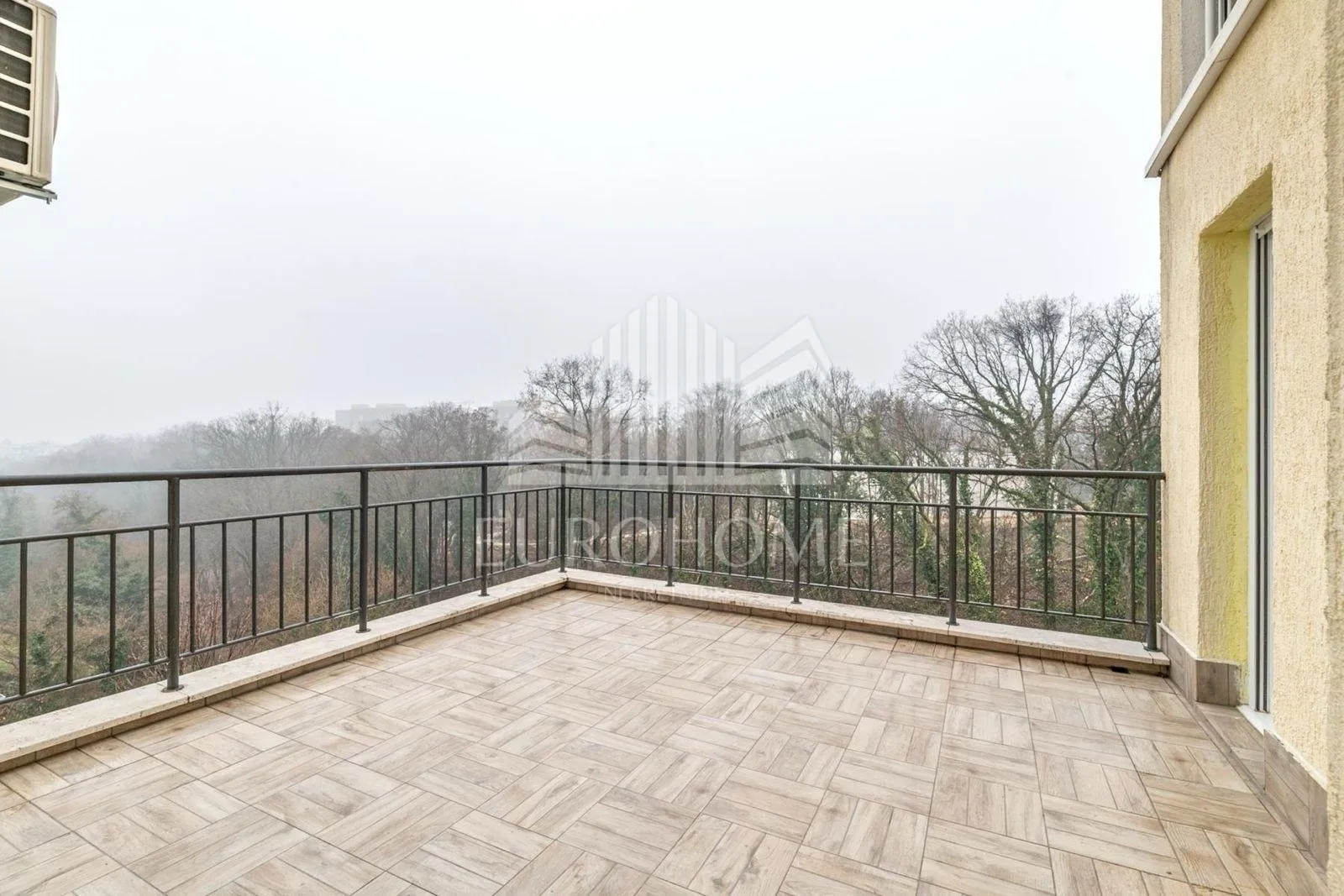 ekskluzivan dvoetažni penthouse 215 m2 srebrnjak - slika 12