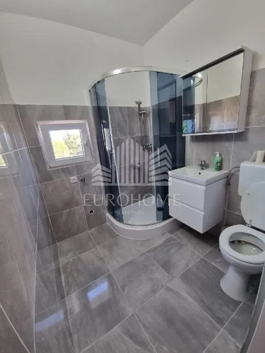 vir, kompletno renovirana kuća s 5 apartmana - slika 8