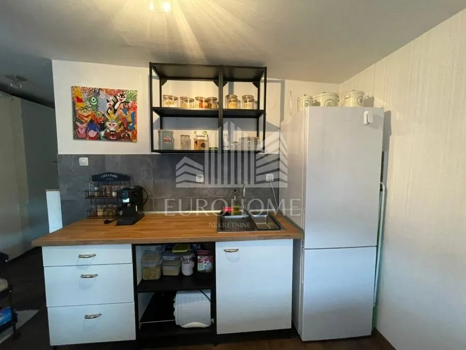 garsonijera u novogradnji s parkingom, bijenik, 28 m2 - 3500€/m2 - slika 2