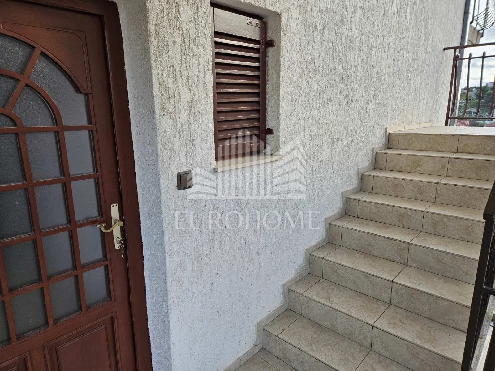 seget vranjica- 3 apartmanske jedinice u jednoj, 80m2 - slika 5