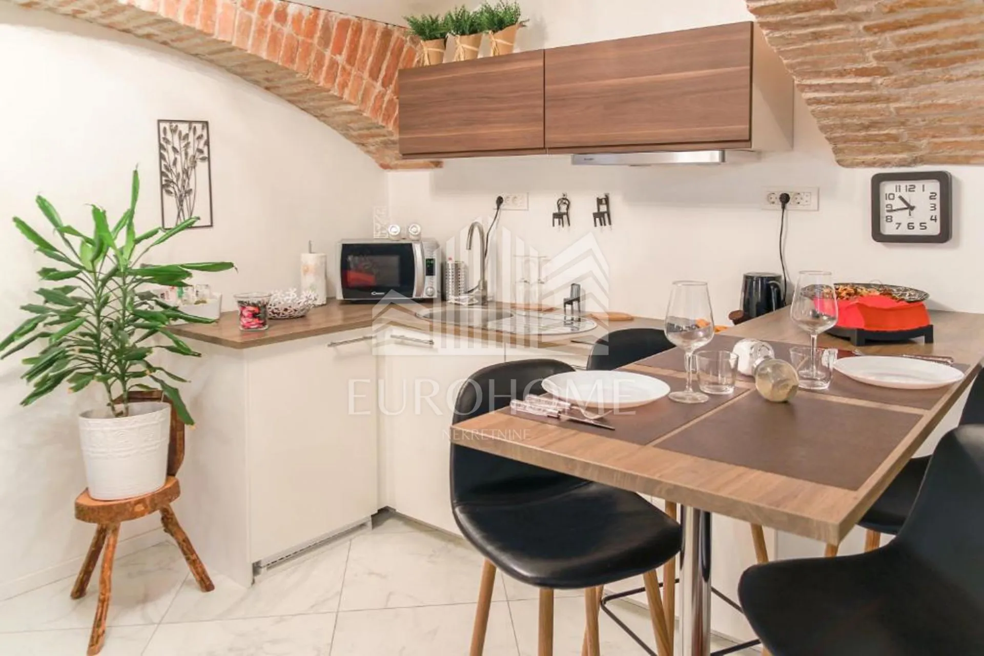 zrinjevac, jednosoban stan, 28.70 m2 - slika 2