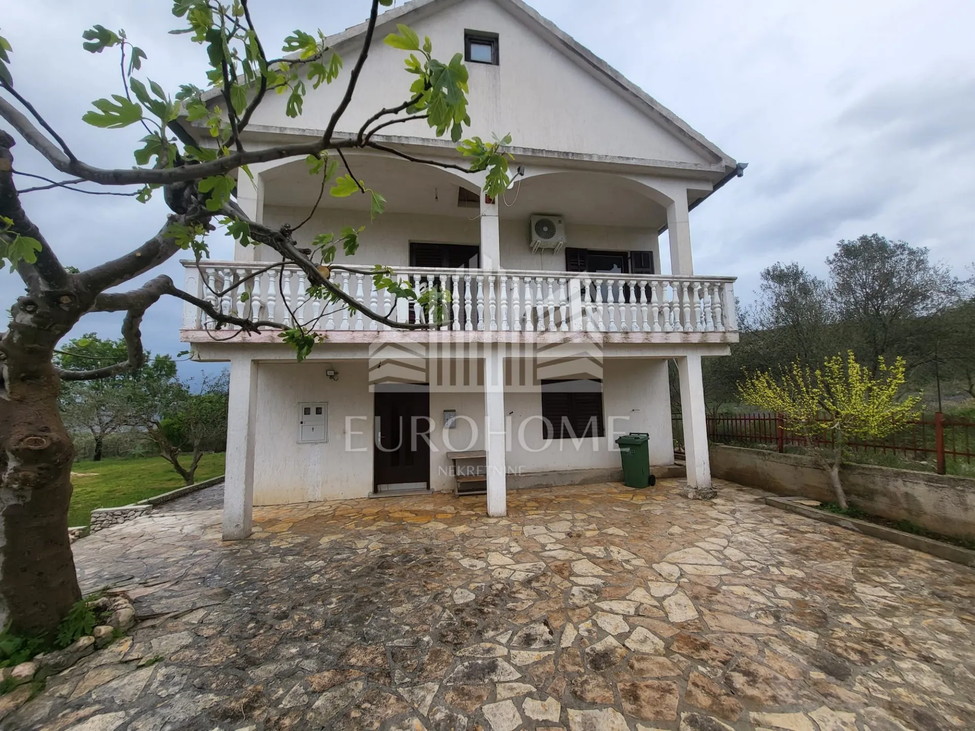 Posedarje-Podgradina;Najam kuće za radnike-min 4osobe/max 12 osoba - Podgradina, Posedarje