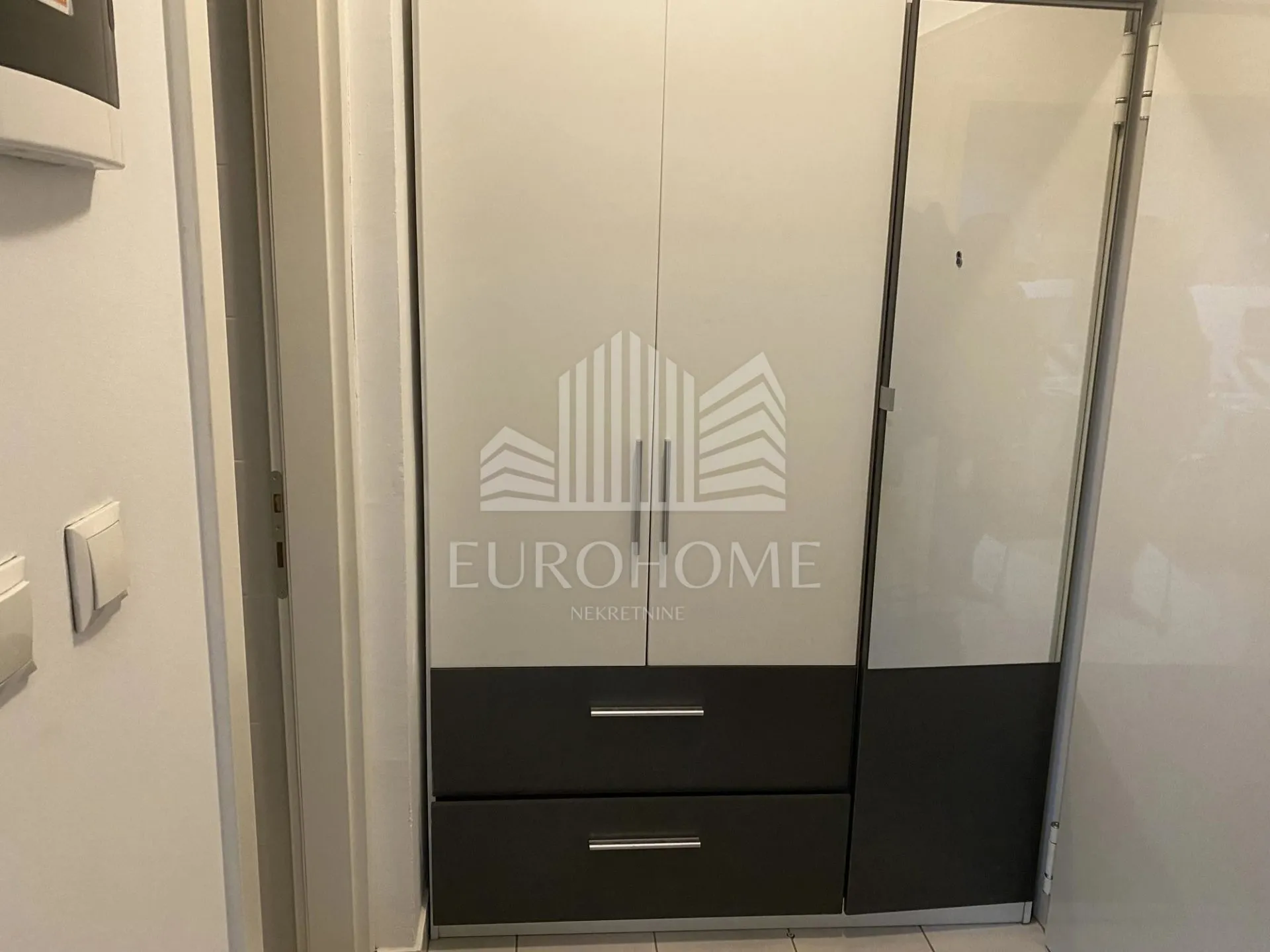 namješteni dvosobni stan novi zagreb 60m2 + gpm - slika 6
