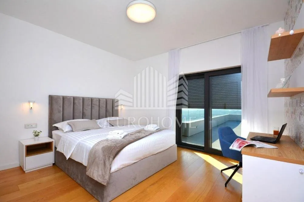 split, moderna villa, panoramski pogled, 223m2 - slika 25