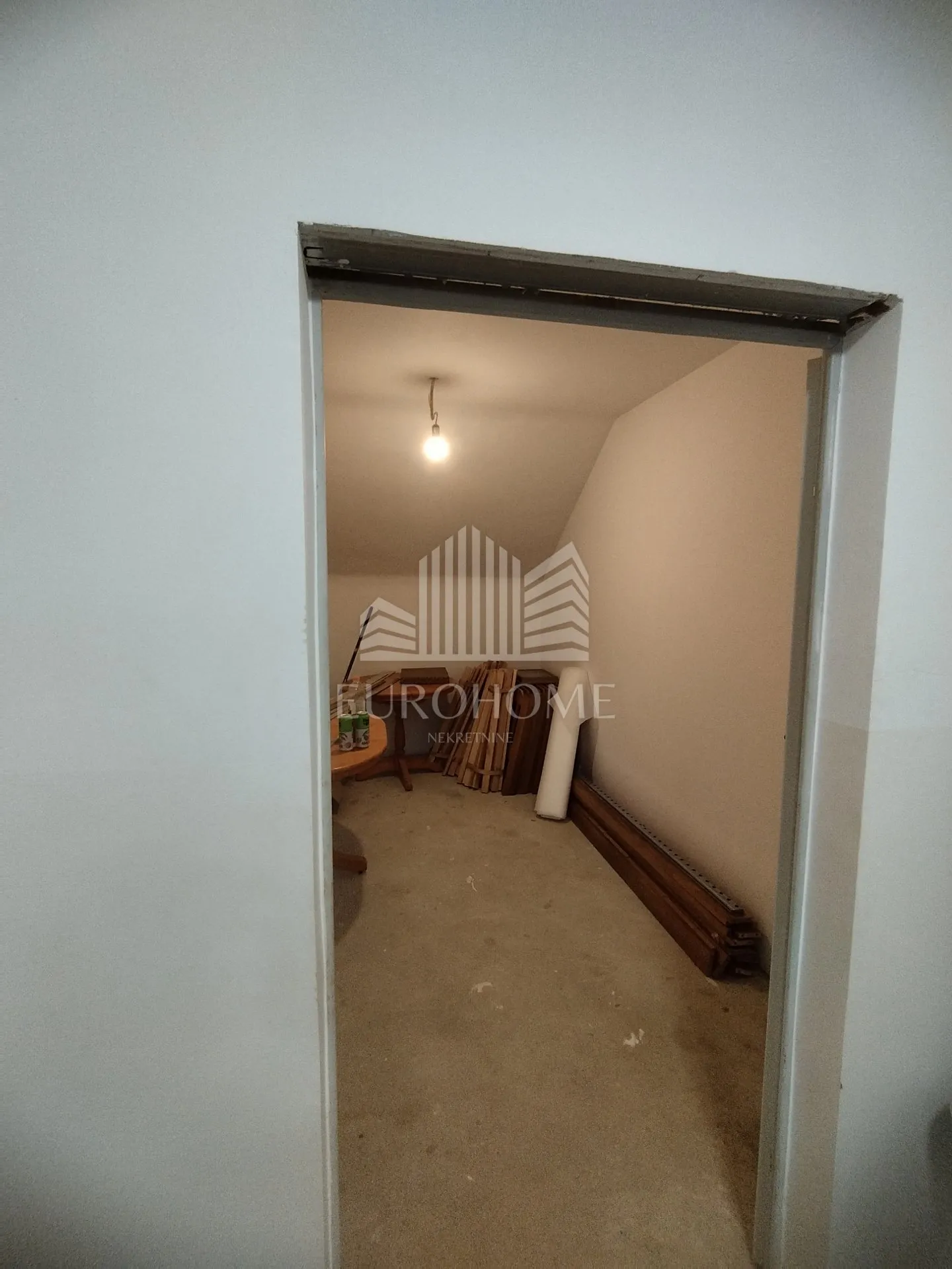 prostran i svijetao stan u velikoj gorici, 86 m² - slika 6