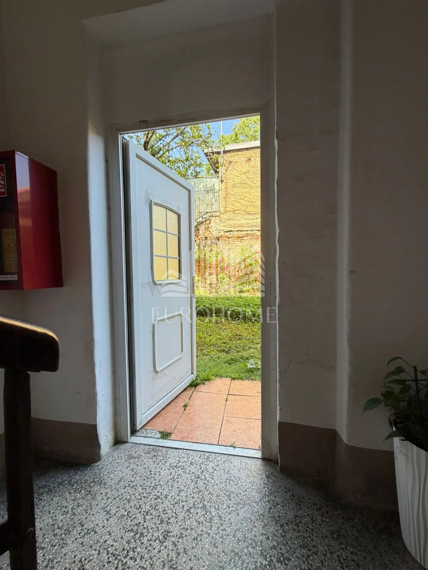garsonijera trešnjevka - tratinska - - slika 10