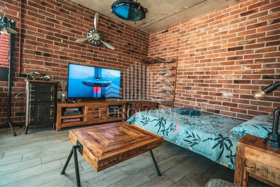 oaza mira uz šumu: dizajnerska kuća s vrhunskim uređenjem,42.60 m² - slika 4