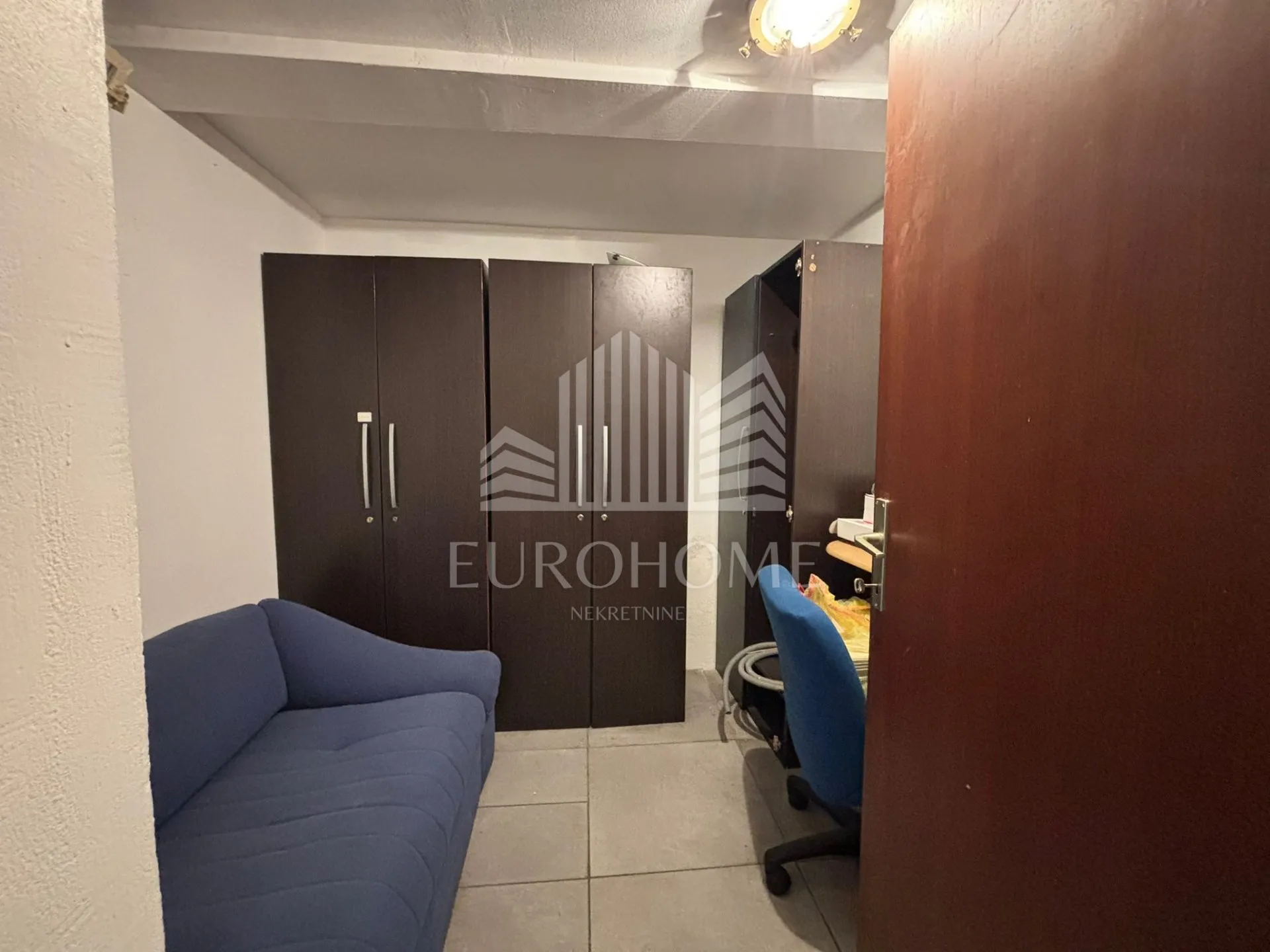 poslovni prostor 160m2, opremljen kao restoran - trnje - - slika 10