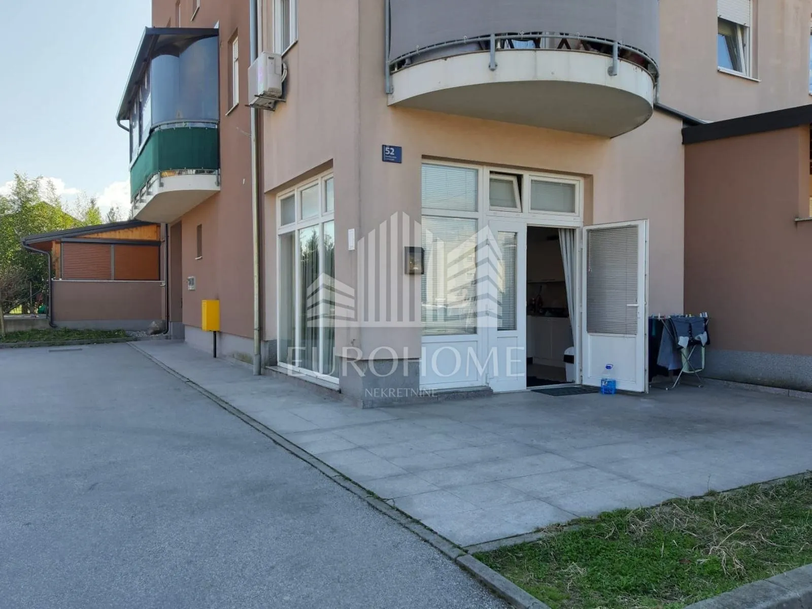Poslovni prostor pogodan za stanovanje - Zagreb