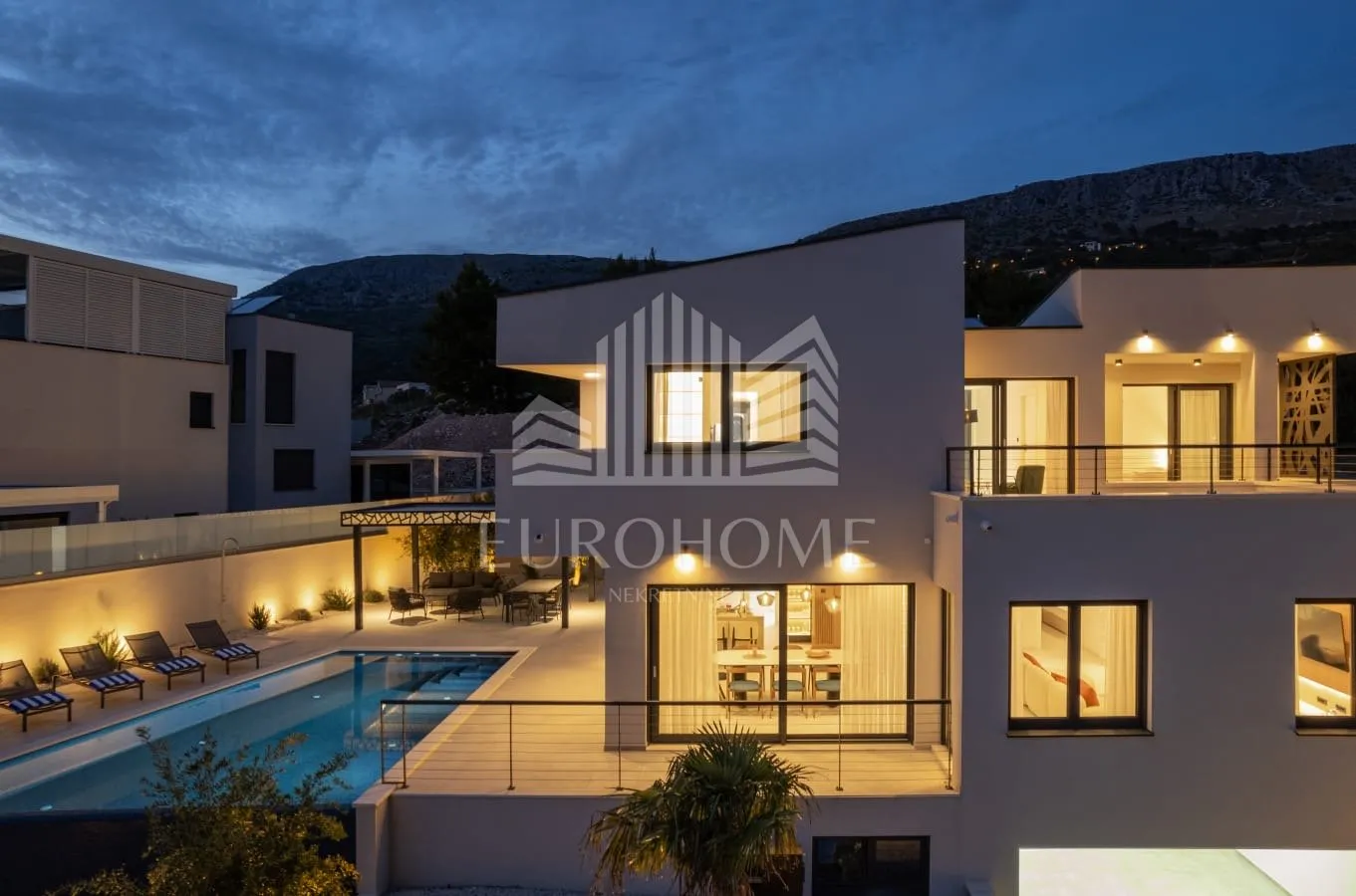 split, podstrana, urbana villa 300m od mora - slika 17