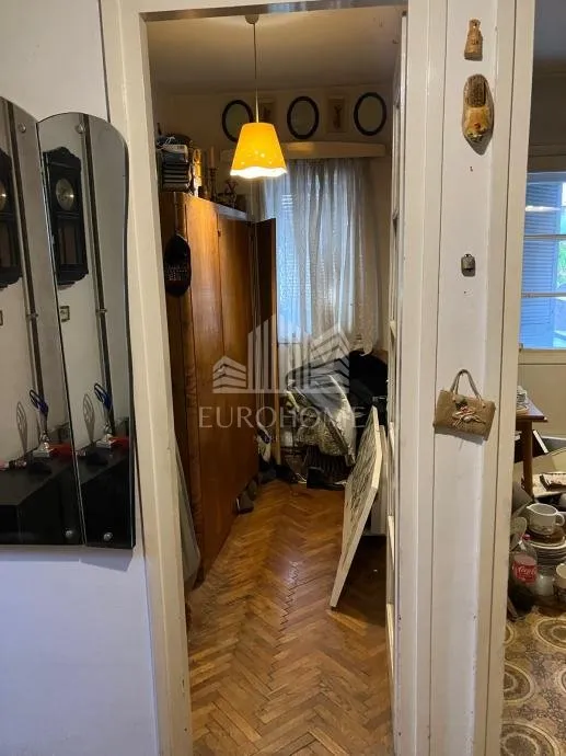 2,900€/m2 .. 3s stan za adaptaciju 86m2 sa terasom - trešnjevka - - slika 5