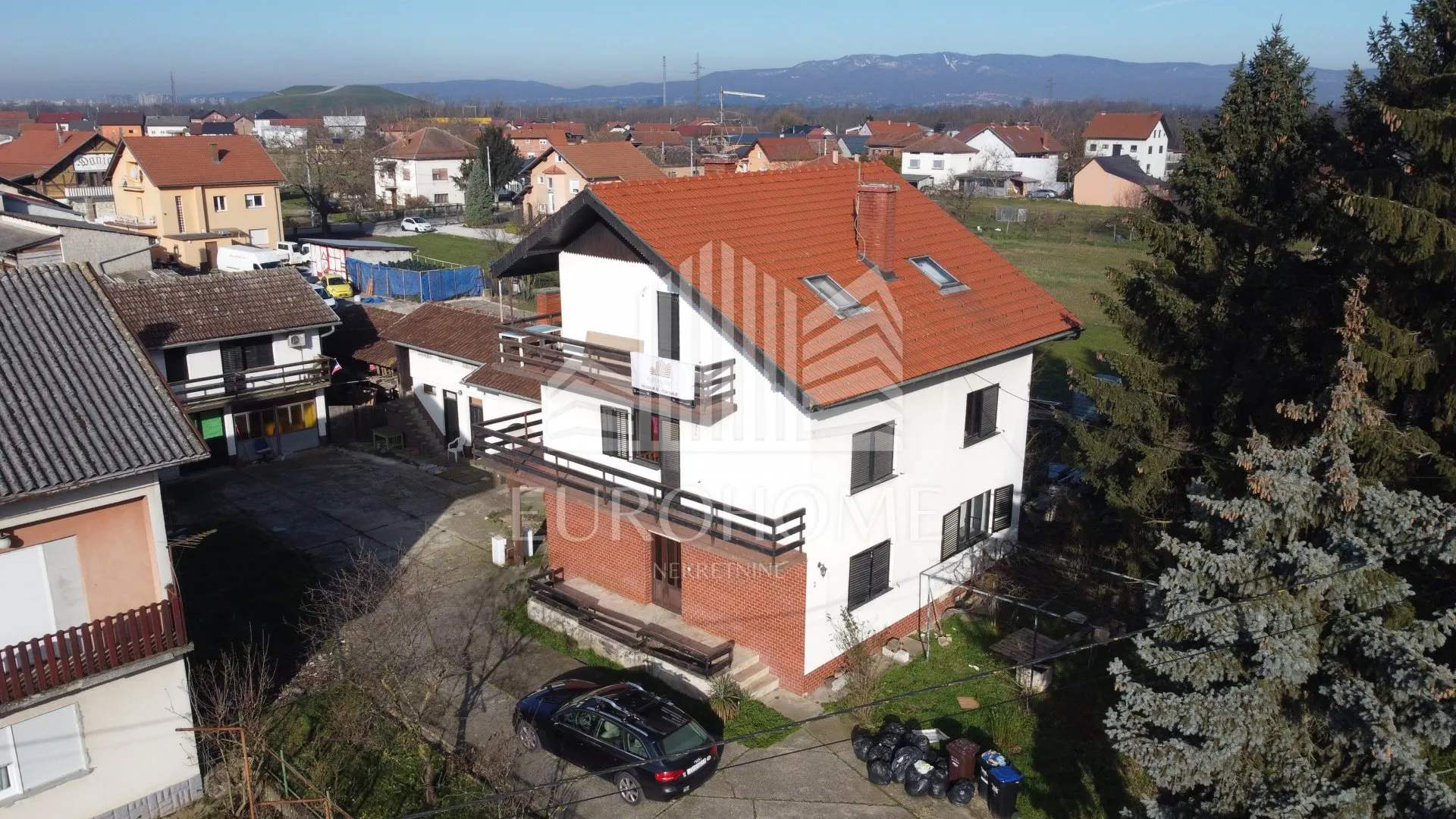 PRODAJA KUĆE/POSLOVNA PRILIKA + MANJI STAMBENI OBJEKT, 400 m2, MIČEVEC - Turopolje, Velika Gorica