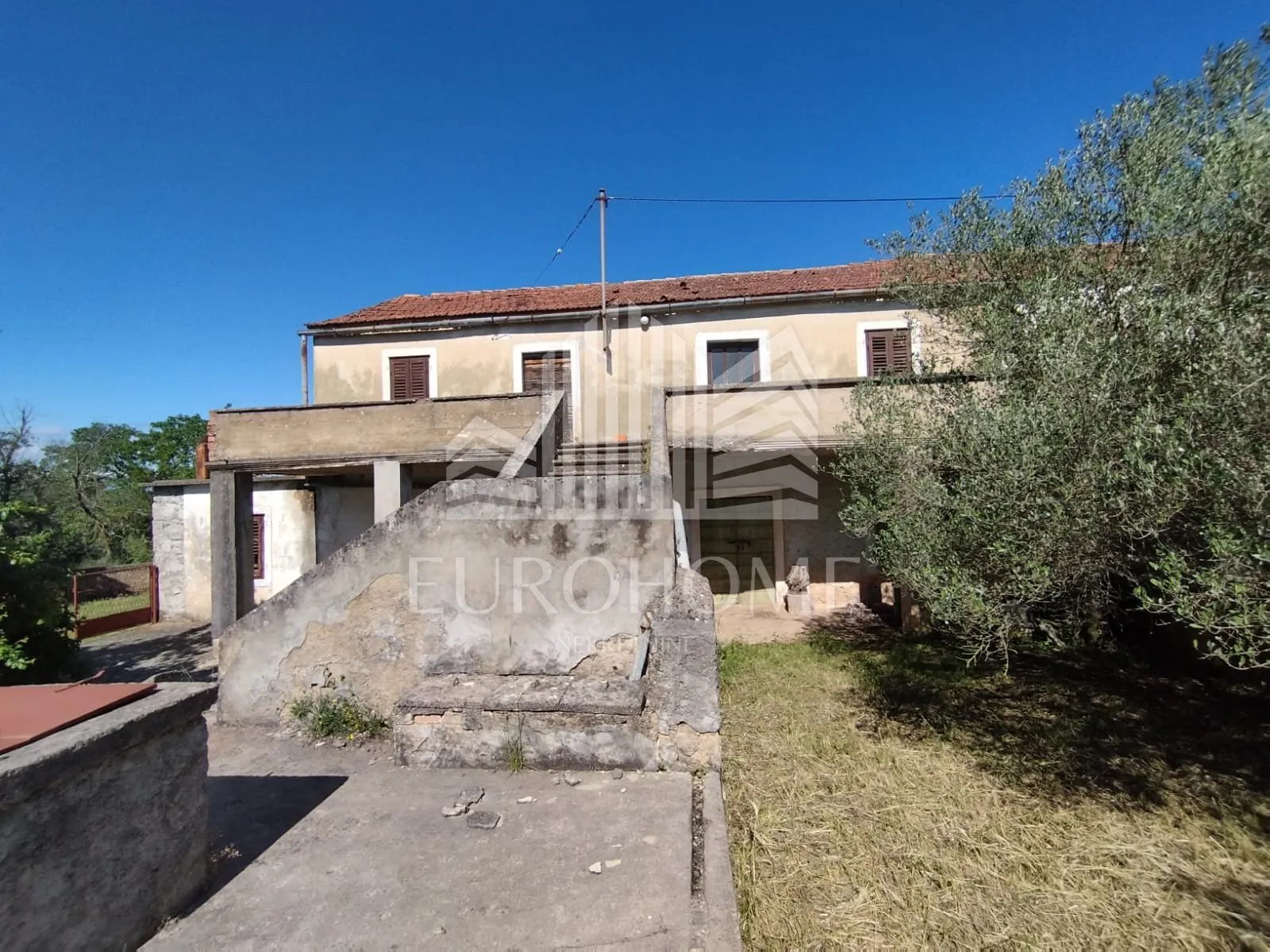 sukošan-debeljak seosko imanje na 1260m2 građevinskog terena - slika 8