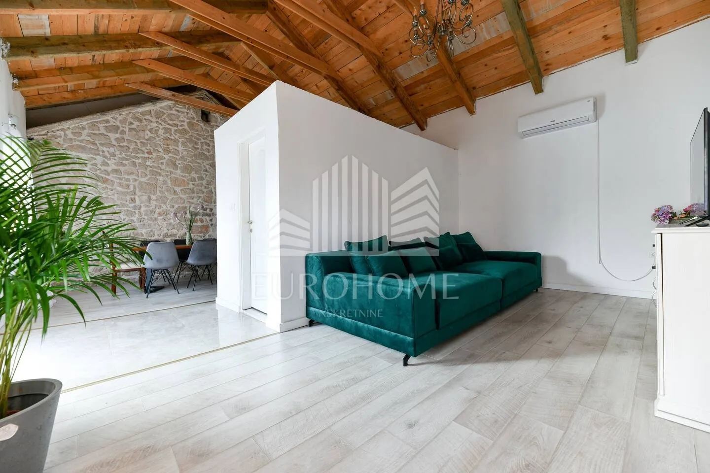 prilika, gornje raštane, vila s bazenom 194 m2 - slika 7