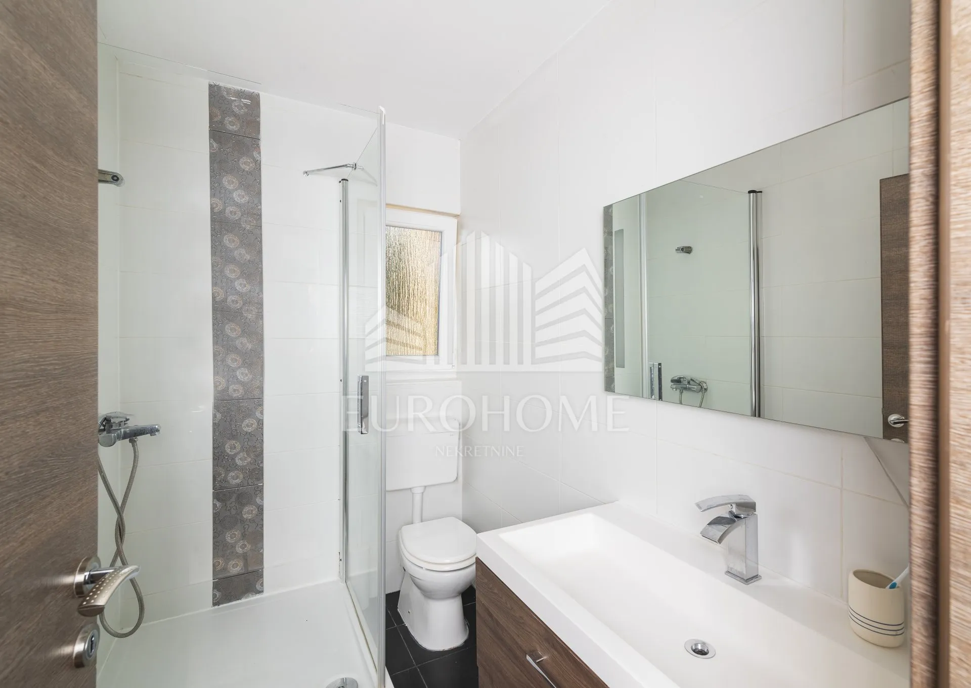 prilika! villa s bazenom 280m2, posedarje - slika 18