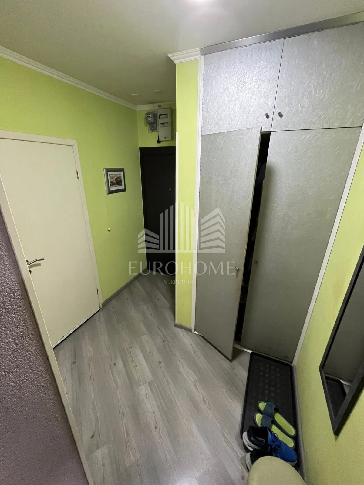 3-soban stan s lođom, sloboština, 56 m2 - slika 4
