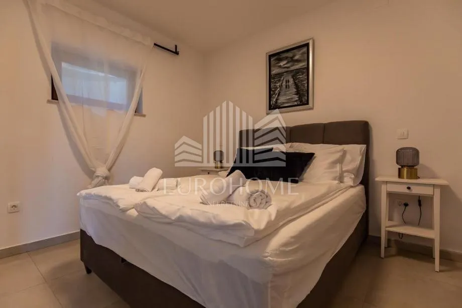 vila s bazenom-grožnjan - slika 18