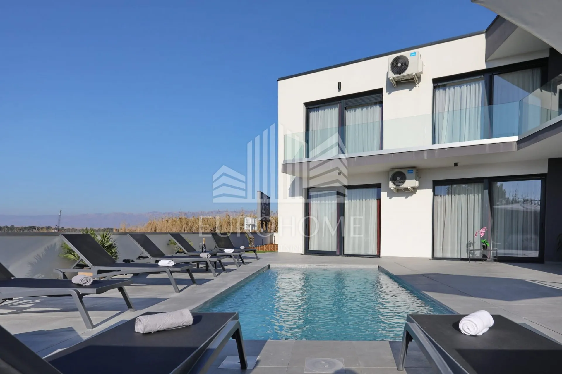 potpuno opremljena vila, privlaka (464 m2) - slika 5