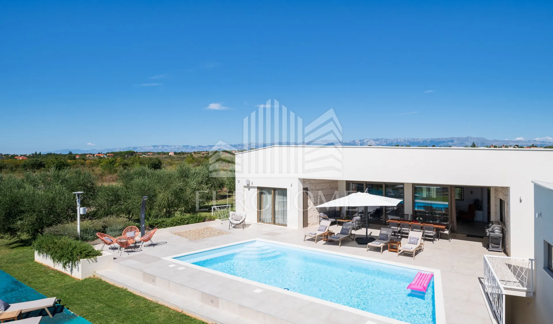moderna ekskluzivna villa s basenom u smokoviću - slika 8