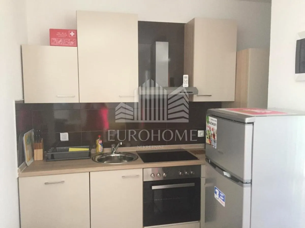 vir, uređena kuća sa 6 apartmana, 390m2 - slika 14