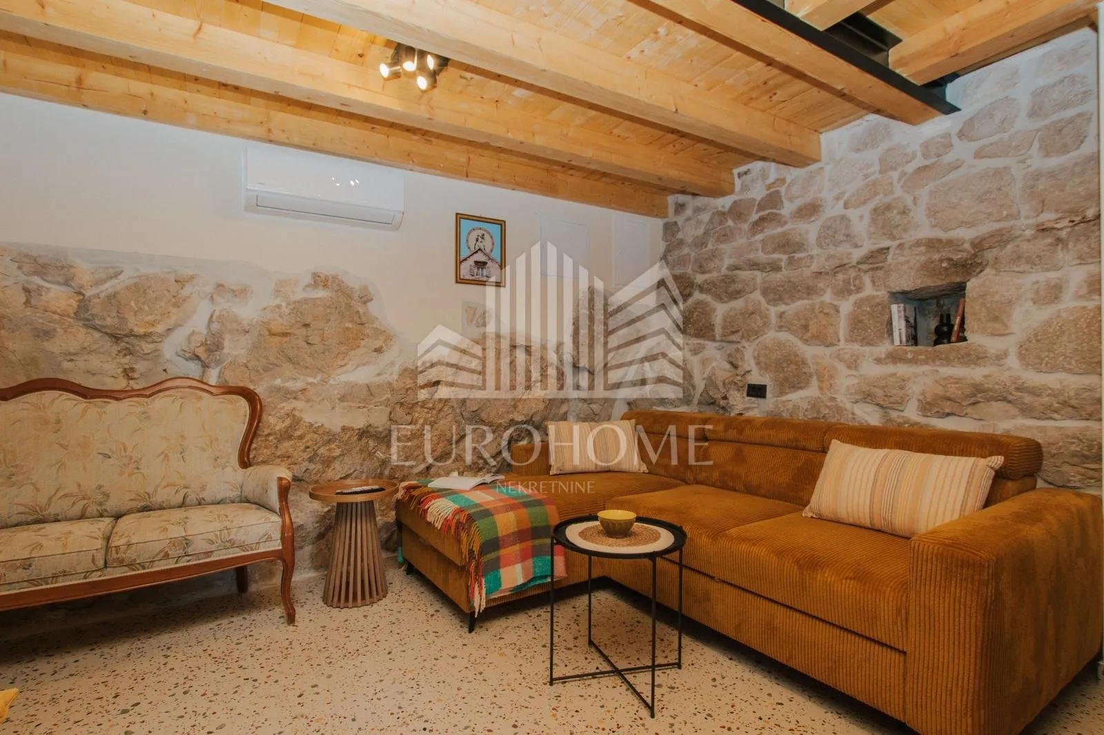 trogir, plano, autohtona dalmatinska kuća za najam, 70m2 - slika 8