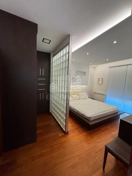 premium stan s 200 m² privatnog vrta – remete, zagreb - slika 10