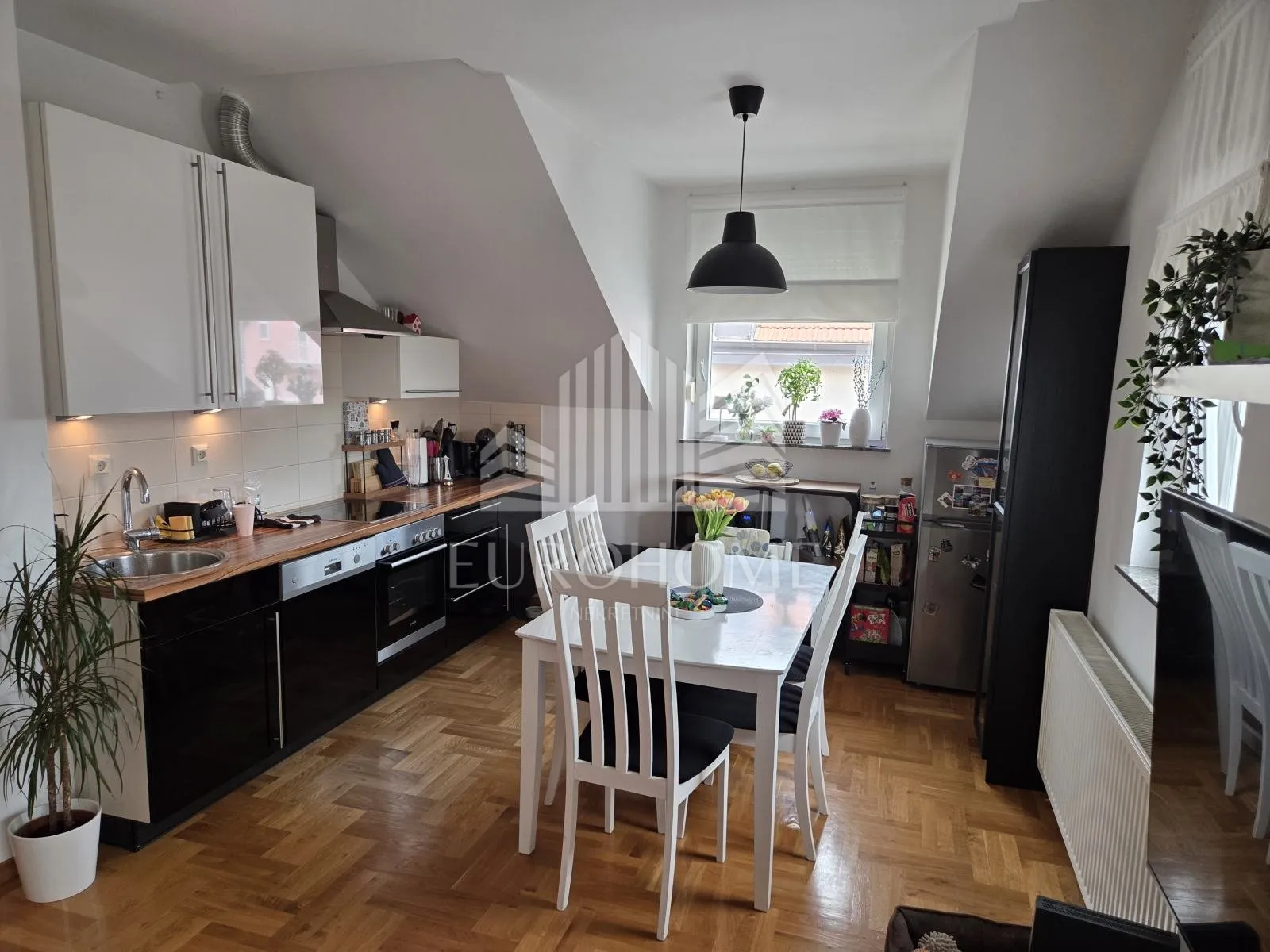 trosoban stan u brestju – 59 m², potpuno namješten - slika 3