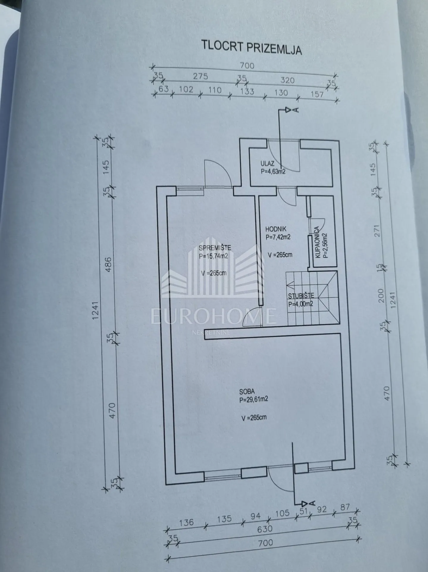 uređena višekatnica s vrtom, parkingom i 3 stana,260.00 m2 - slika 11