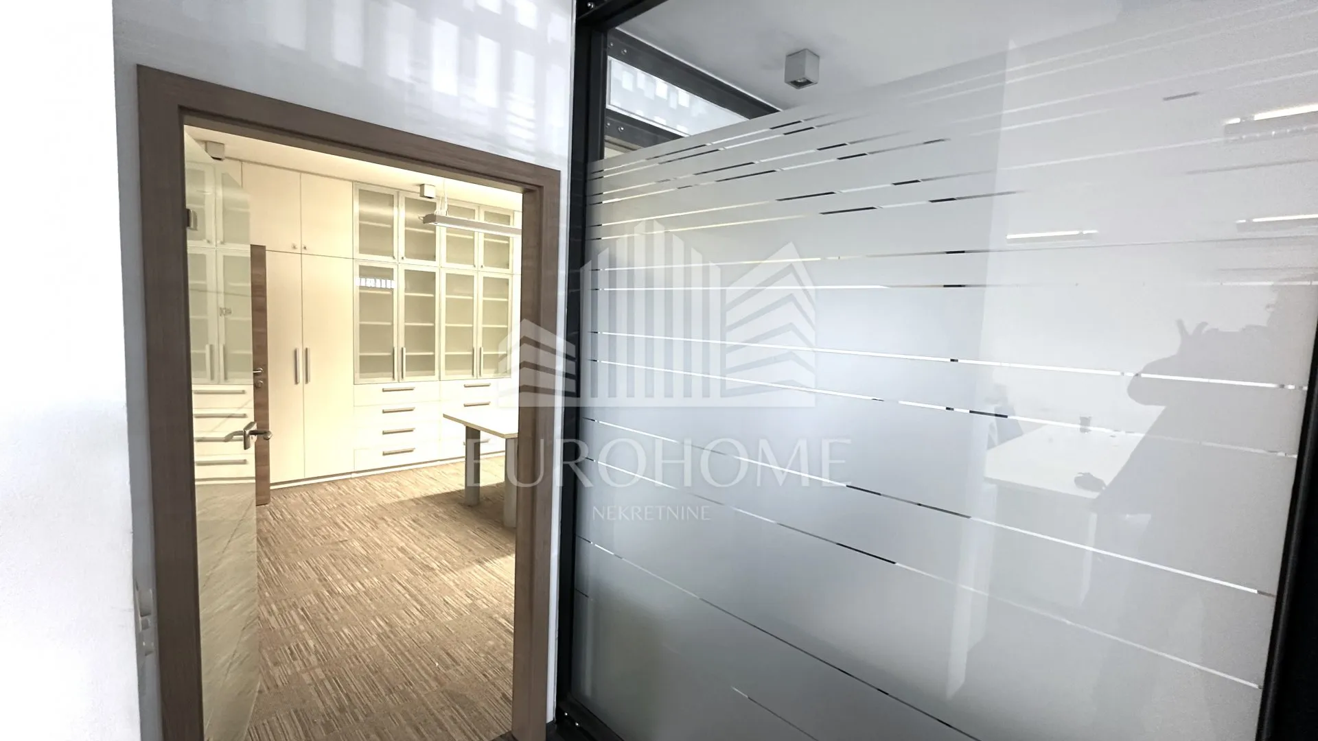 sniženo!!atraktivan poslovni prostor 311,44 m2,jaruščica - slika 15