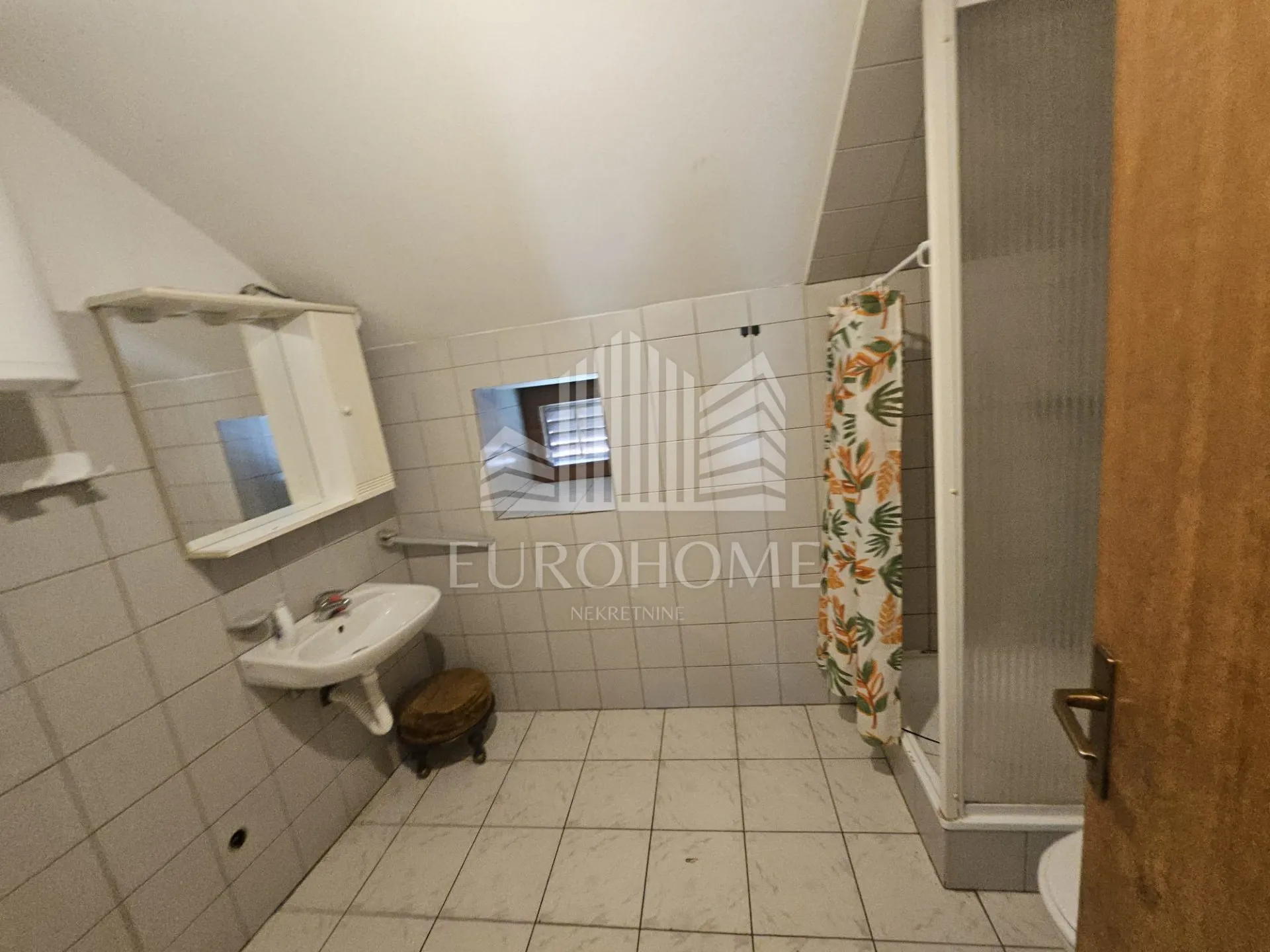 centar benkovca, prodaja zgrade za renovaciju,259m2 - slika 8
