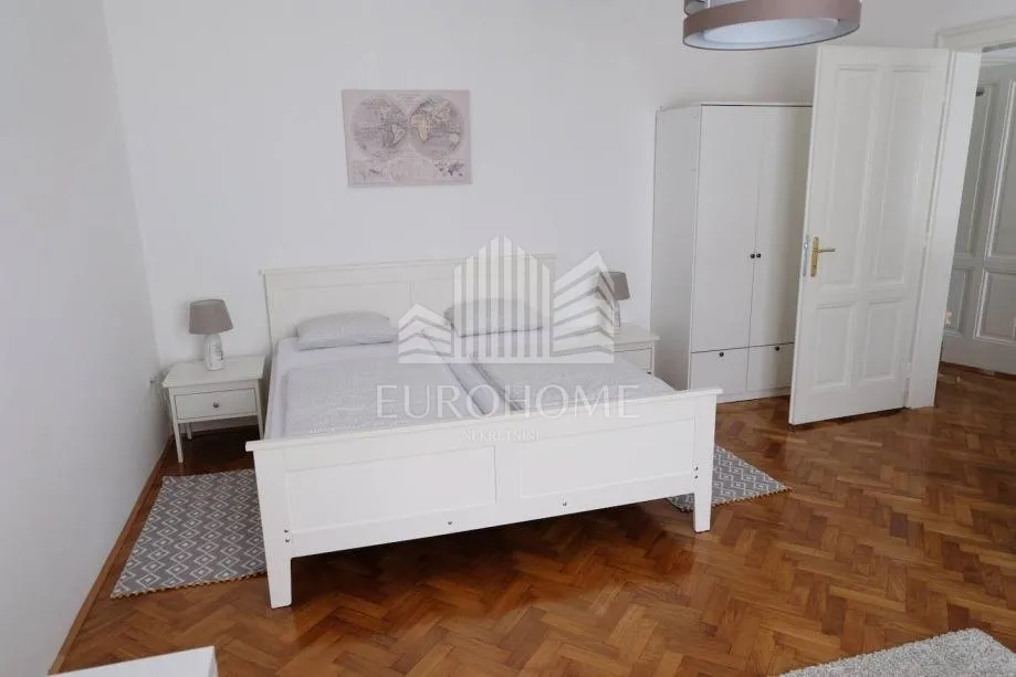 centar, dvoetažni stan 137m2, 3 apartmana - slika 11