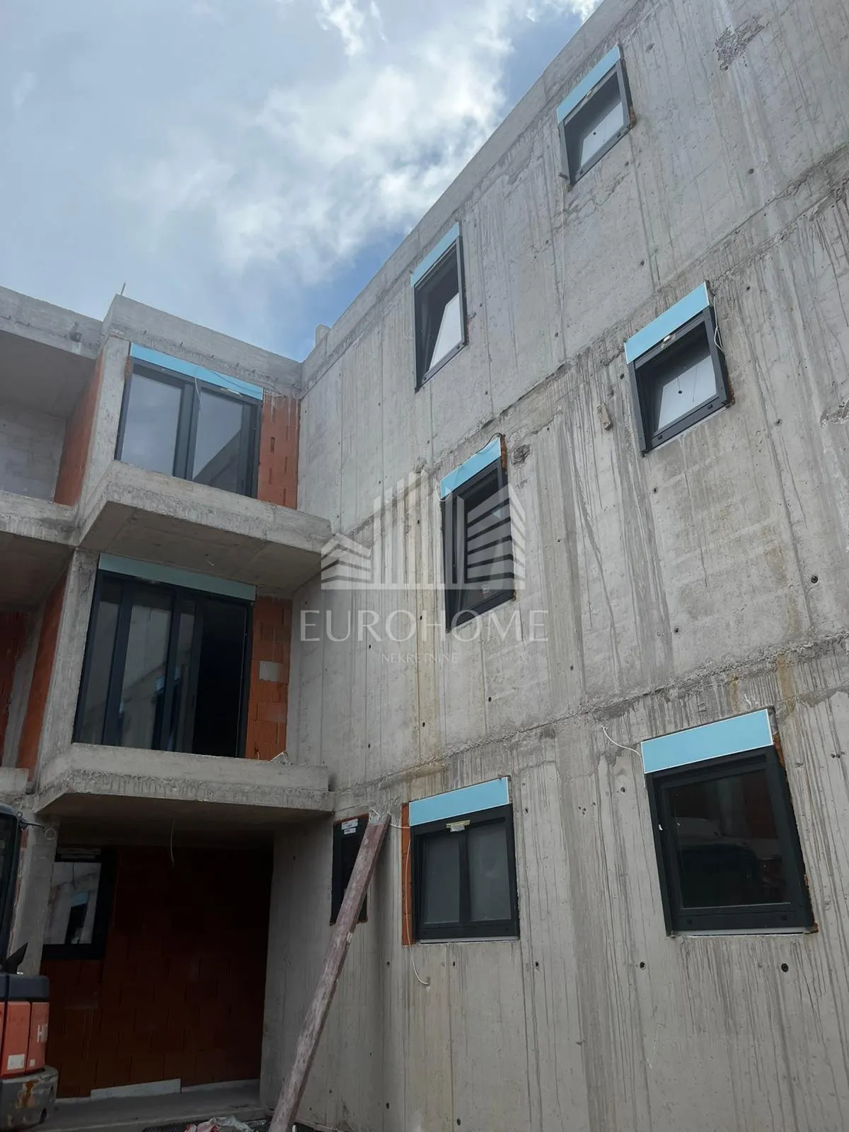 vodice, luksuzni stan uz plažu s4, top lokacija, garaža, 119m2 - slika 7