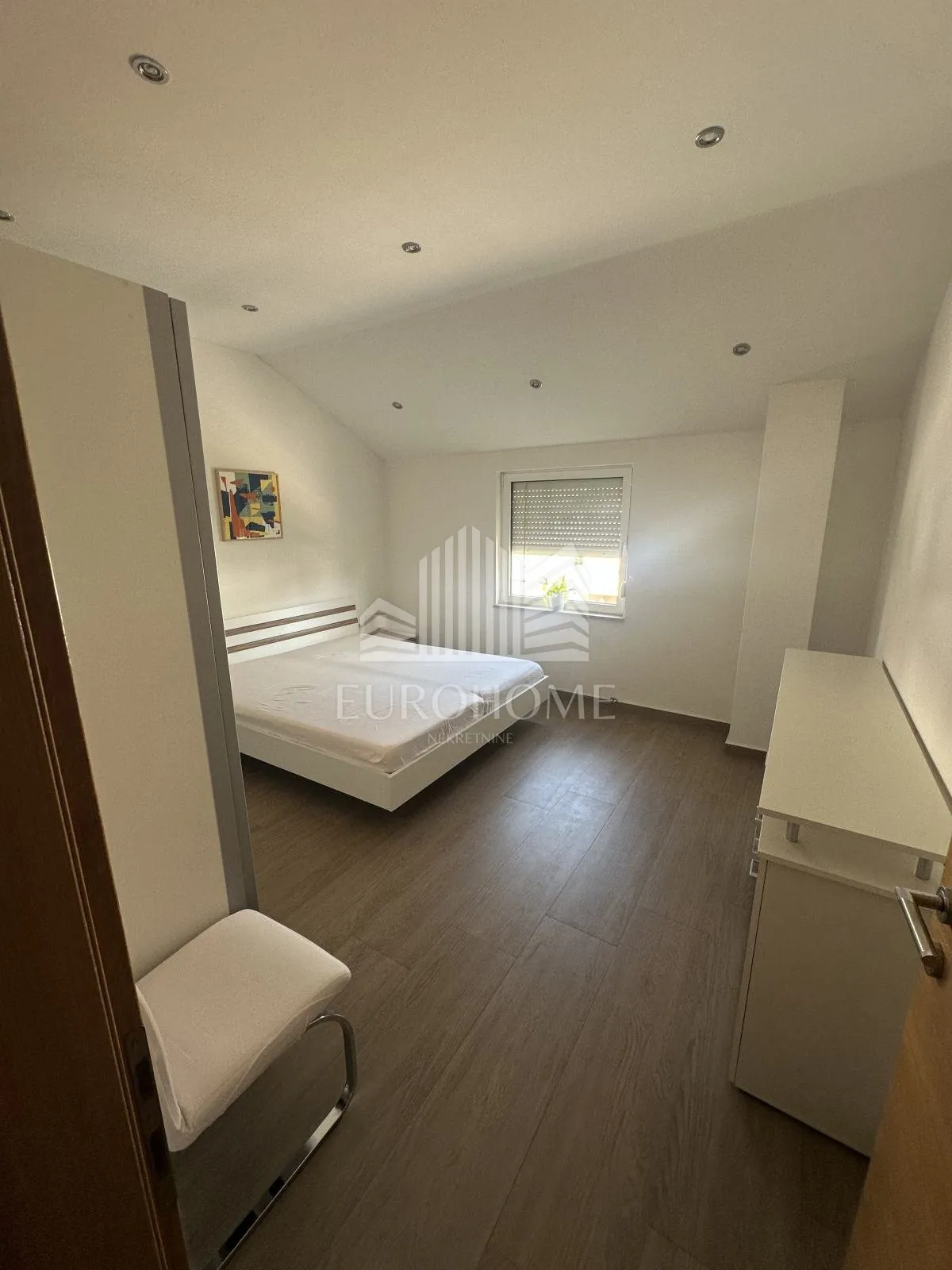zadar- četverosoban stan,130.00 m2, cjelogodišnji najam - slika 13