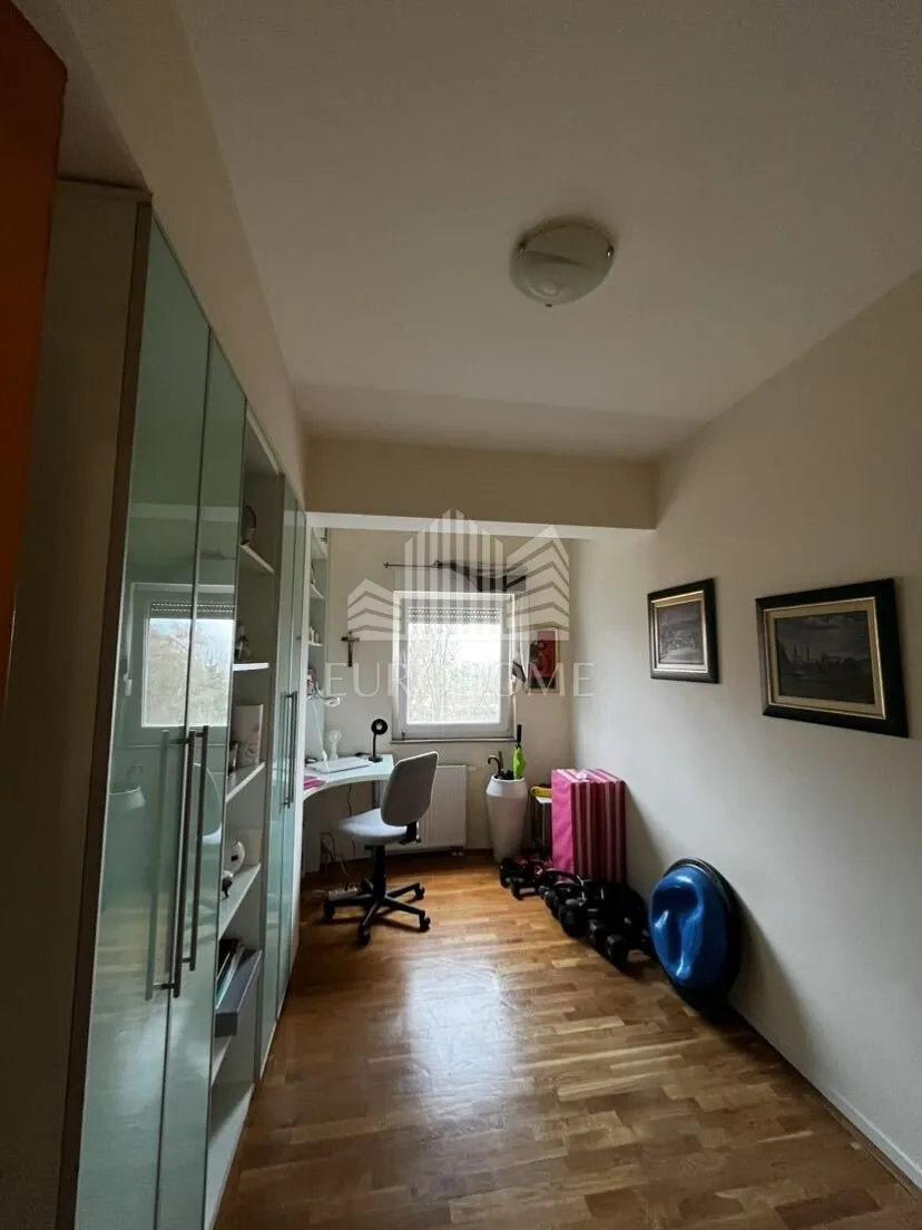 retfala, namješten trosoban stan, lift, garaža, 125m2 - slika 21