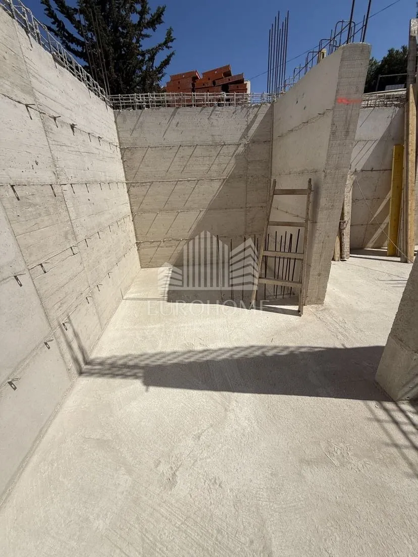 luksuzno prizemlje na punta skali, 100 m od mora, privatni vrt - slika 8