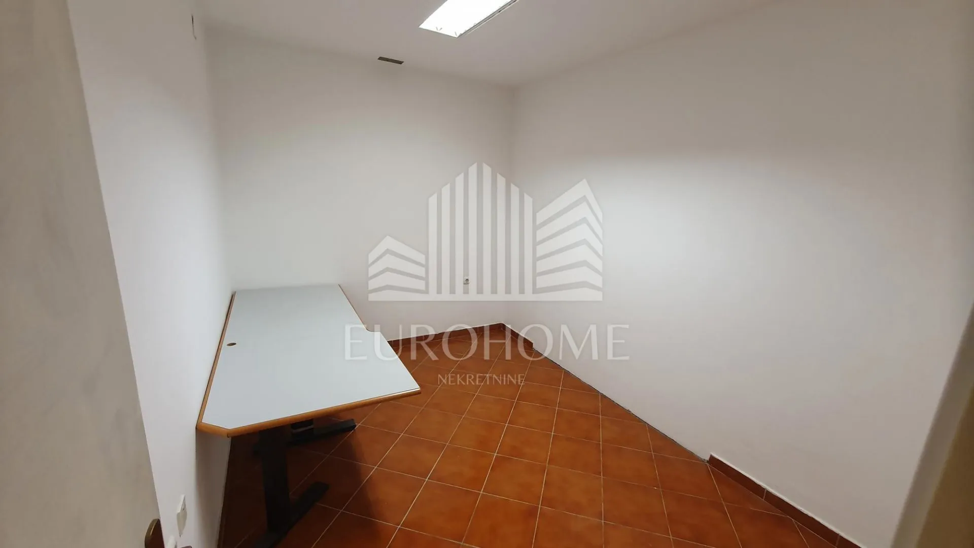 poslovni prostor, bruto površine 50m2 - malešnica - - slika 6