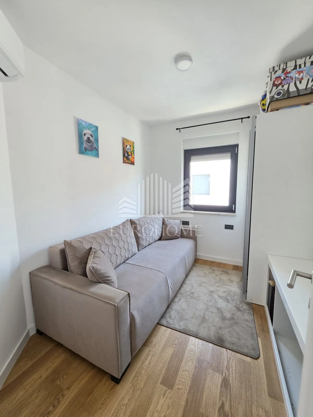 mediteranski luksuz u brodarici | potpuno namješten stan uz more, 67m2 - slika 5