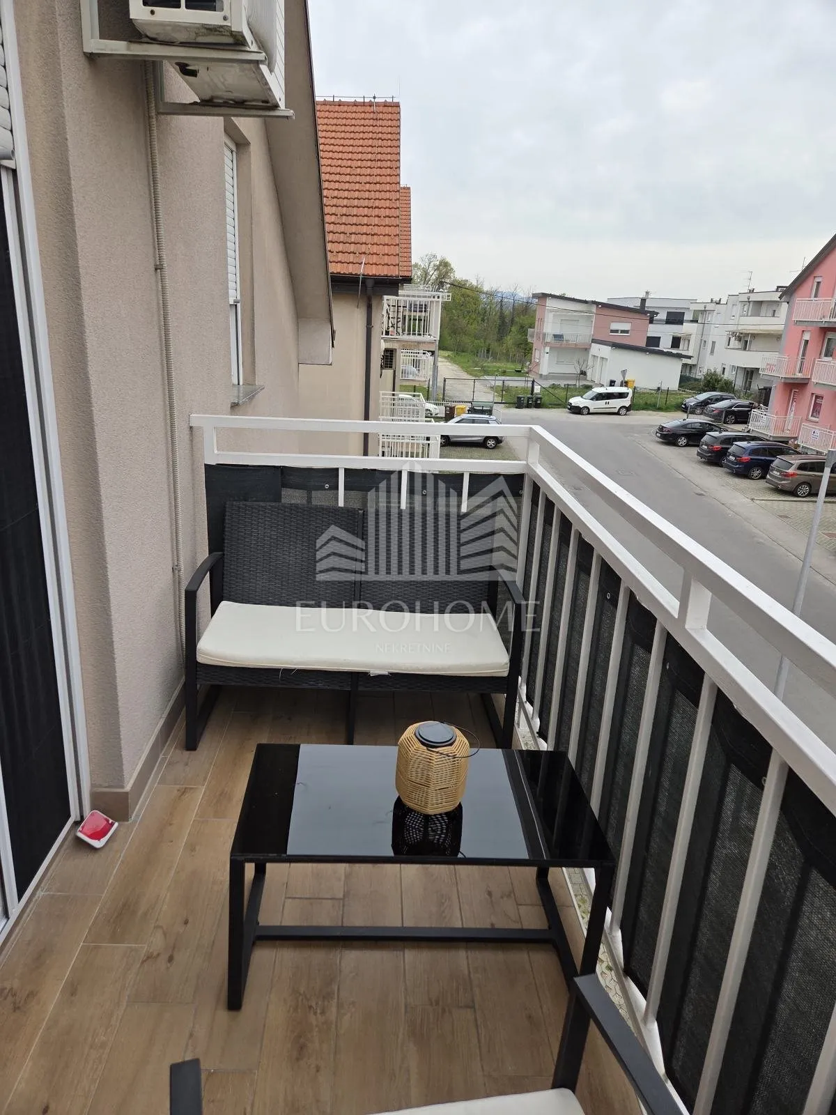 trosoban stan u brestju – 59 m², potpuno namješten - slika 14