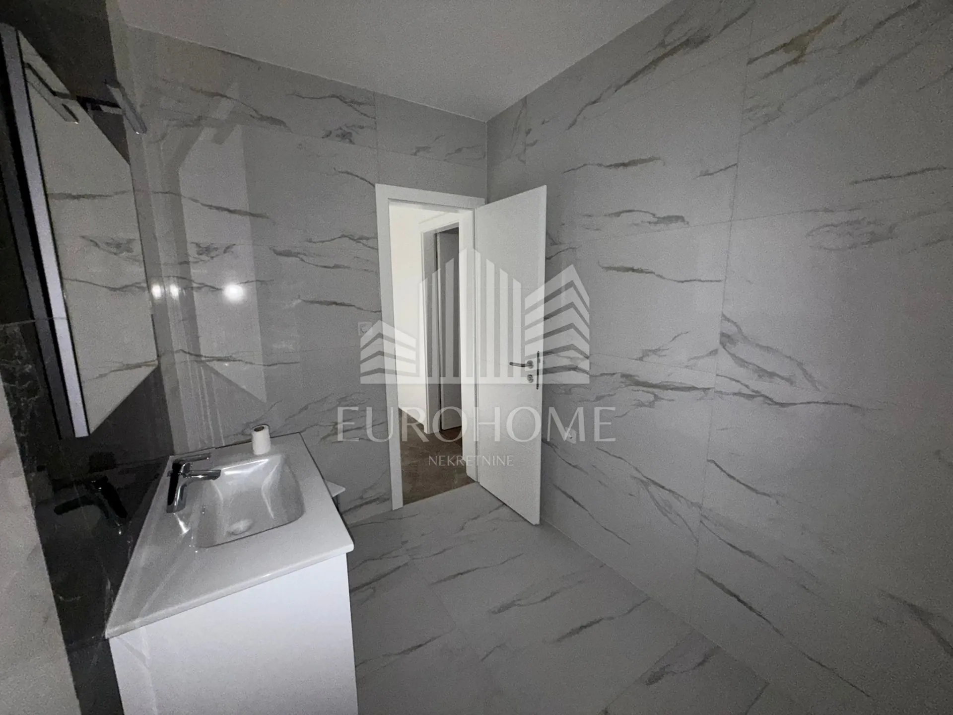 zaton, prekrasna kuća s bazenom (115 m2) + prostrana okućnica (250 m2) - slika 12