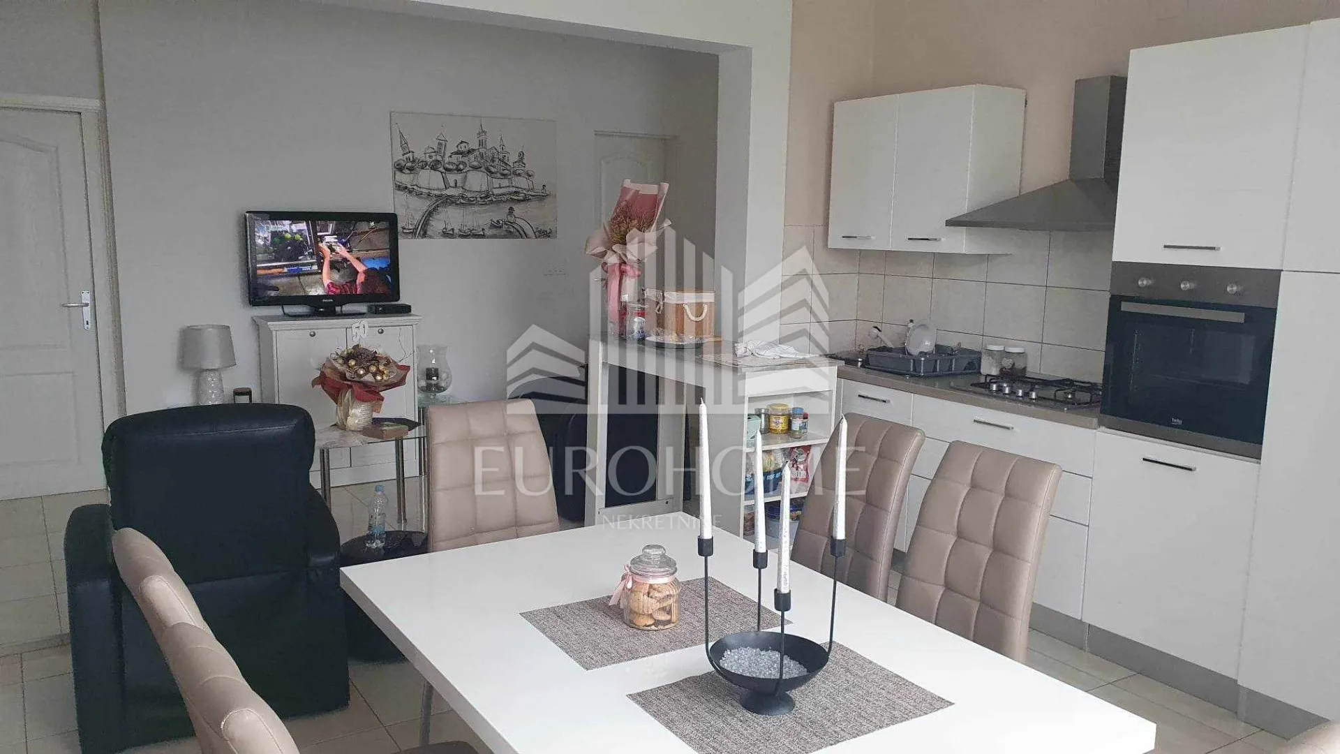 zadar, petrići-obiteljska kuća s tri stana i dvorištem,230m2 - slika 6