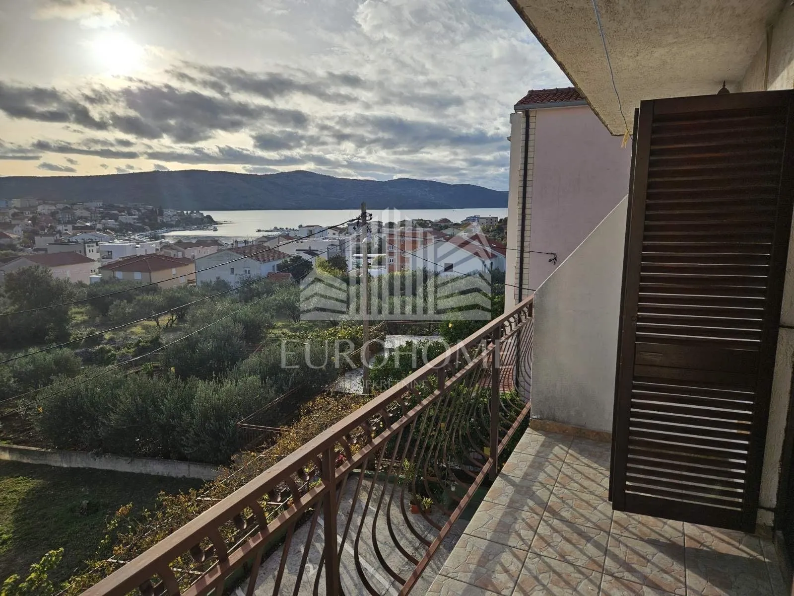 seget vranjica- 3 apartmanske jedinice u jednoj, 80m2 - slika 4