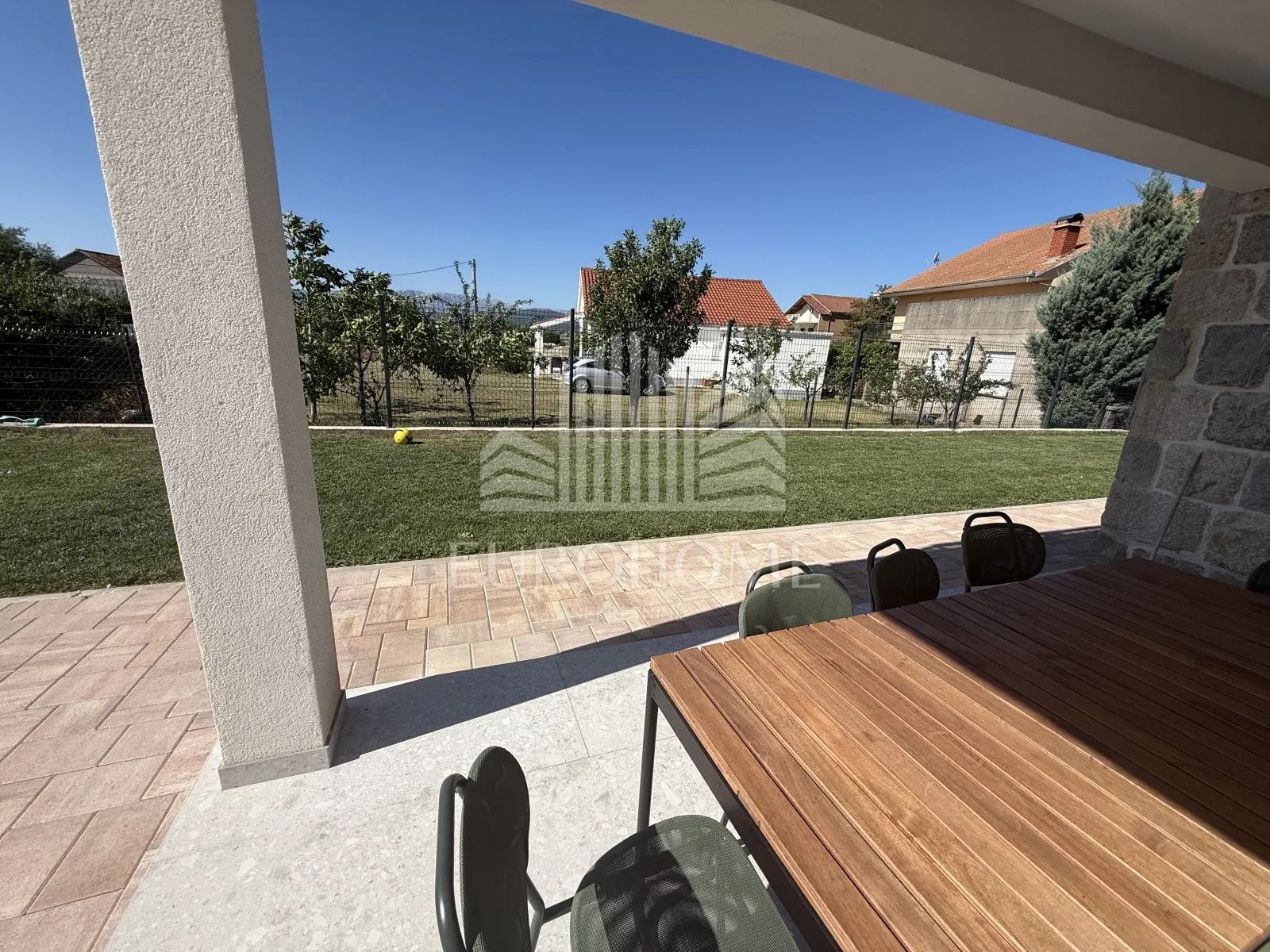 sinj, otok, najam nova kamena kuća, 200m2 - slika 19