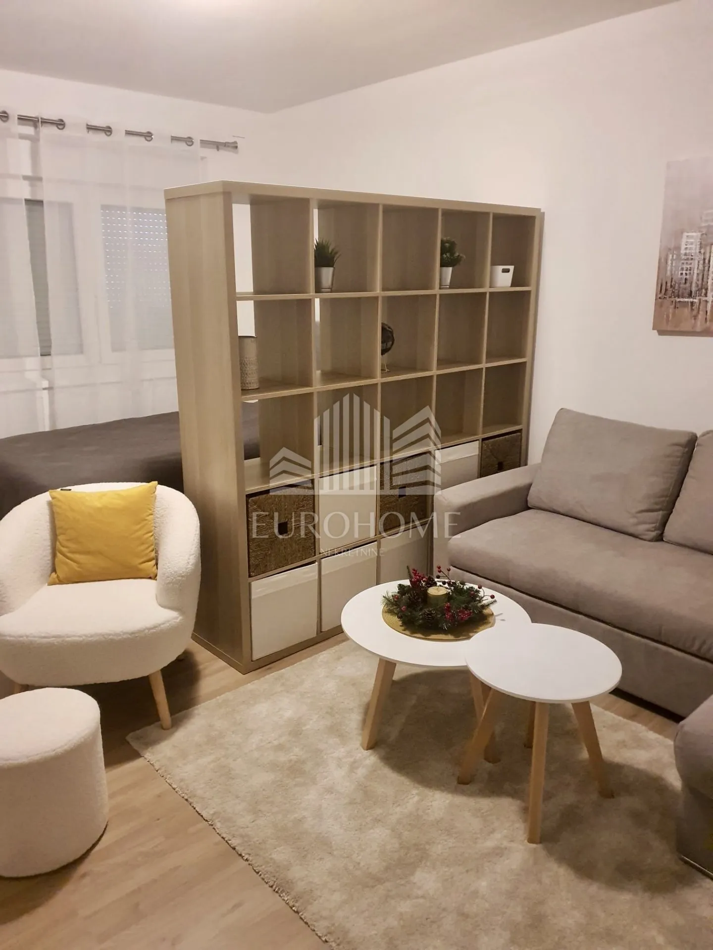 trosoban stan 55m2, svetice, namješten - slika 8