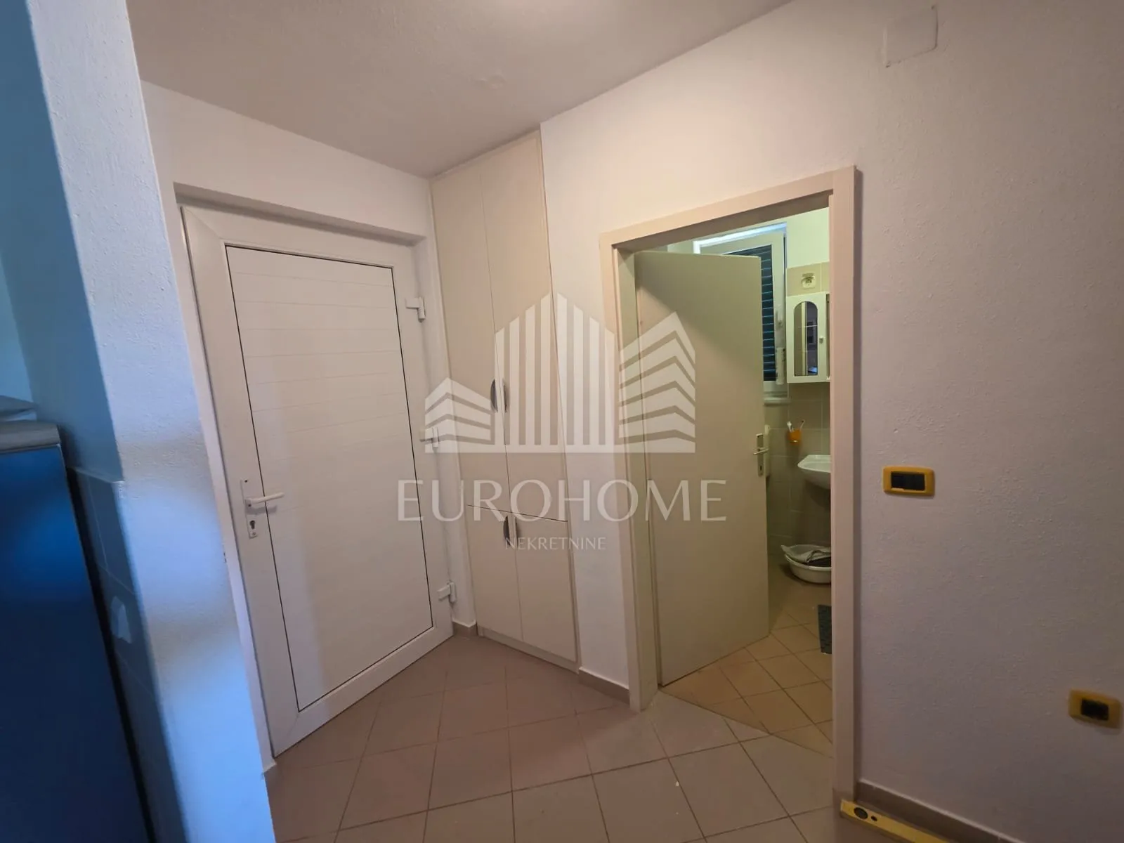 nin - trosoban stan 60m², 150 m od mora, parking - slika 18