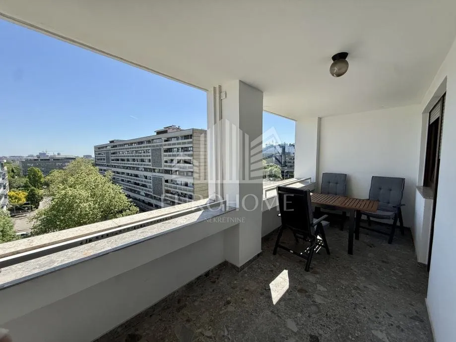 martinovka - adaptiran dvoetažni 4-s stan, 128.5 m², 2 lođe - slika 10