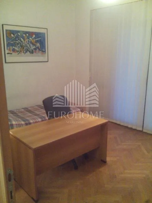 peterosoban stan 140m2, donji grad - slika 11